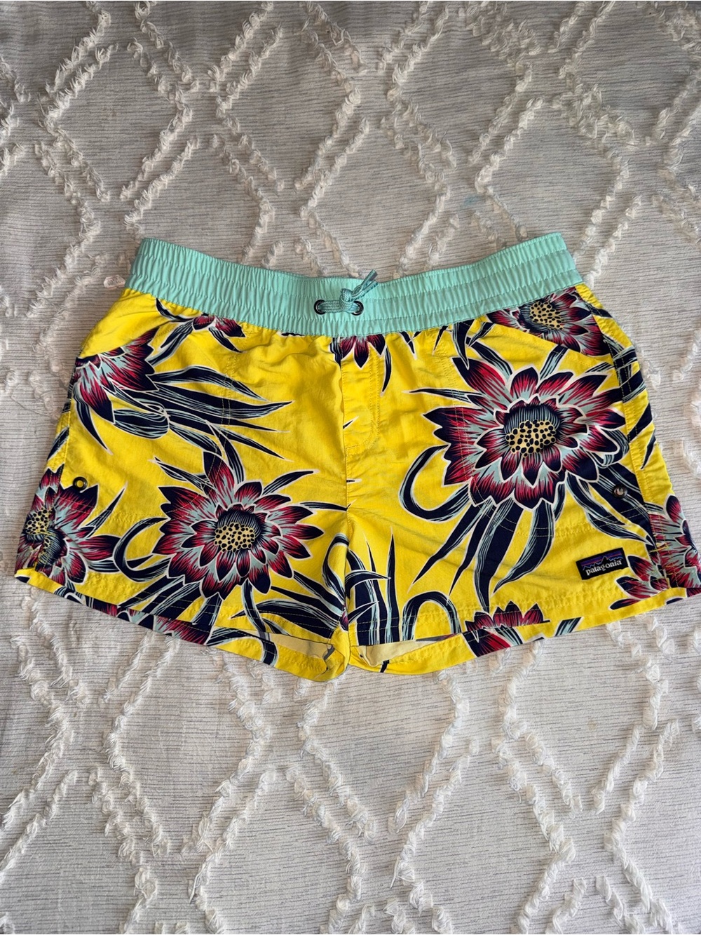 Patagonia Baggies Women’s XS S Medium Yellow Floral Seafoam Swim Hiking Shorts